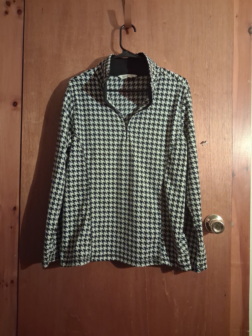 Old Navy Black & White Houndstooth Quarter-Zip Women's Pullover